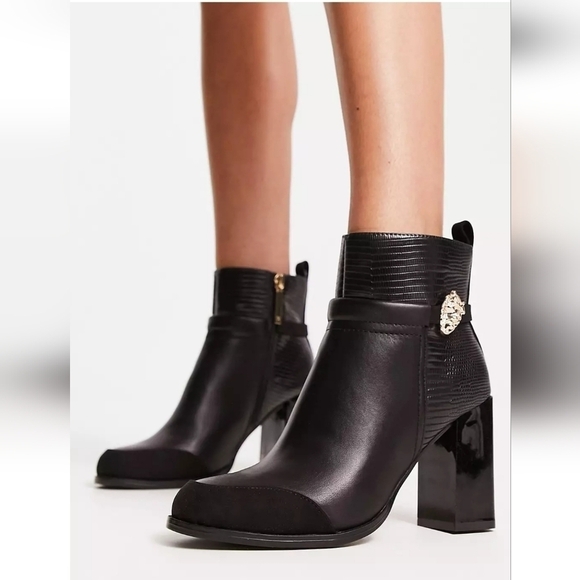 River Island Shoes - River Island Black Faux Leather Ankle Boots Gold Hardware Size 9